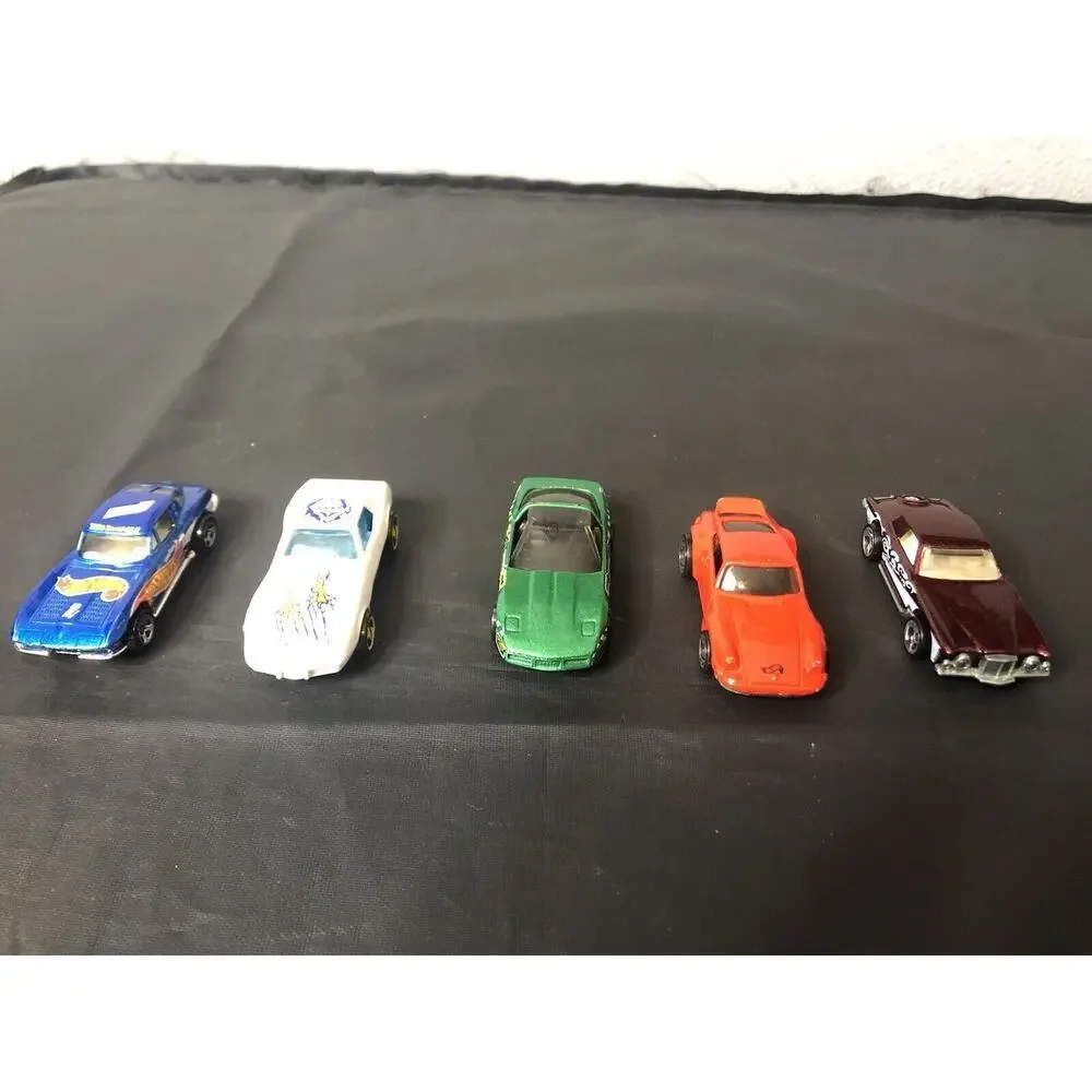 5 Vintage 1970’s-1982 Hot Wheels, 3-Corvettes, Porsche 911 And Stutz Blackhawk